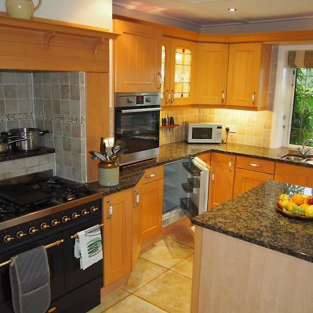 Hectors House Comfortable 4 Bed House In Mature Gardens يلفيرتون المظهر الخارجي الصورة