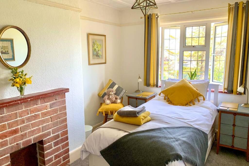 Hectors House Comfortable 4 Bed House In Mature Gardens يلفيرتون المظهر الخارجي الصورة