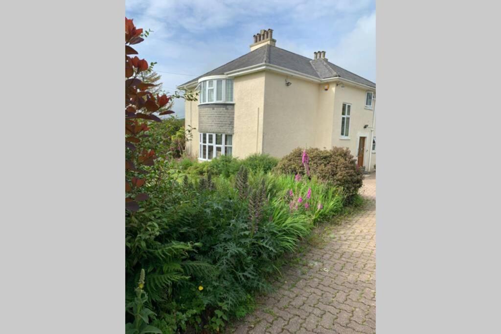 Hectors House Comfortable 4 Bed House In Mature Gardens يلفيرتون المظهر الخارجي الصورة