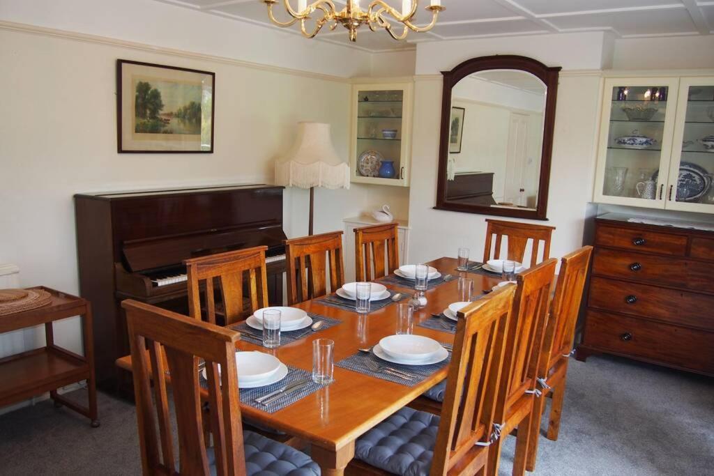 Hectors House Comfortable 4 Bed House In Mature Gardens يلفيرتون المظهر الخارجي الصورة