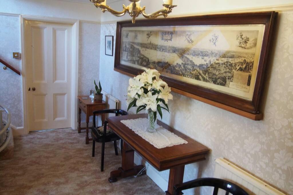 Hectors House Comfortable 4 Bed House In Mature Gardens يلفيرتون المظهر الخارجي الصورة