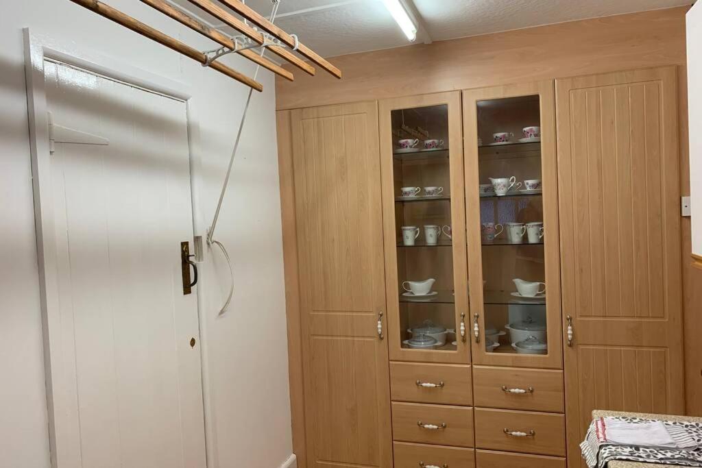 Hectors House Comfortable 4 Bed House In Mature Gardens يلفيرتون المظهر الخارجي الصورة